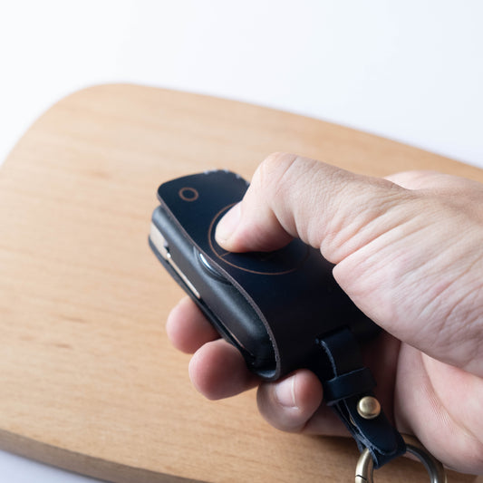 【拉瑪皮革】客製化汽車鑰匙皮套｜手工牛皮鑰匙套｜彈出式車鑰匙保護套｜皮革鑰匙套｜賓士 BMW Toyota 《來圖訂製》